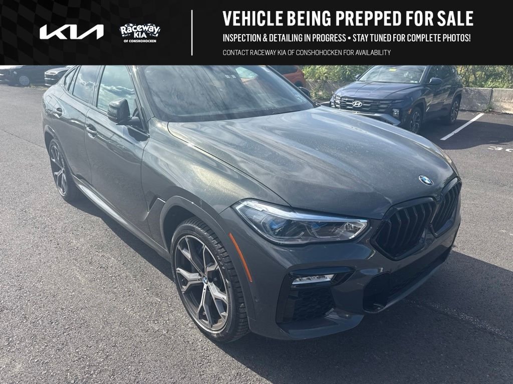Used 2021 Gray BMW M50i image 2