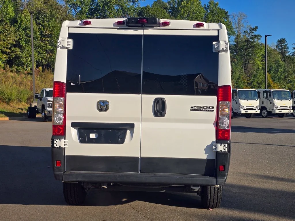 Used 2025 White Ram Base image 3