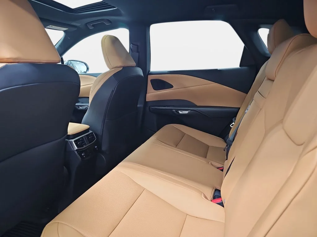 New 2026 Eminent White Pearl Lexus PREMIUM image 11