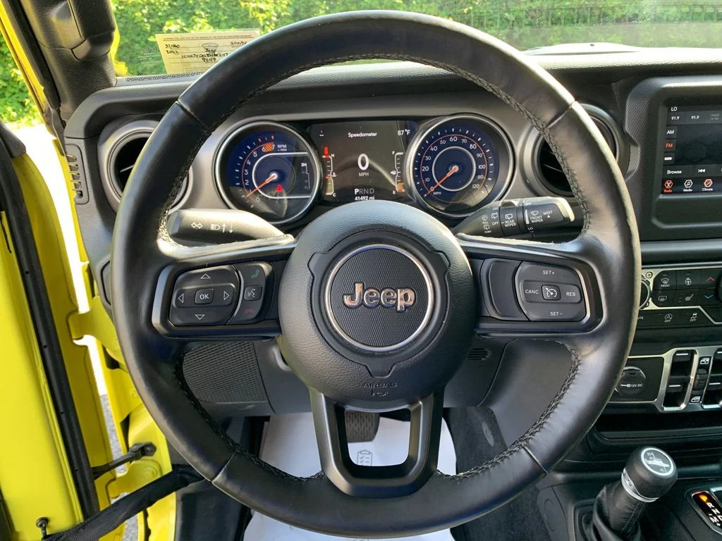 Used 2022  Jeep Unlimited Willys image 27