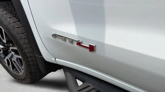 Used 2026 Summit White GMC AT4 image 40