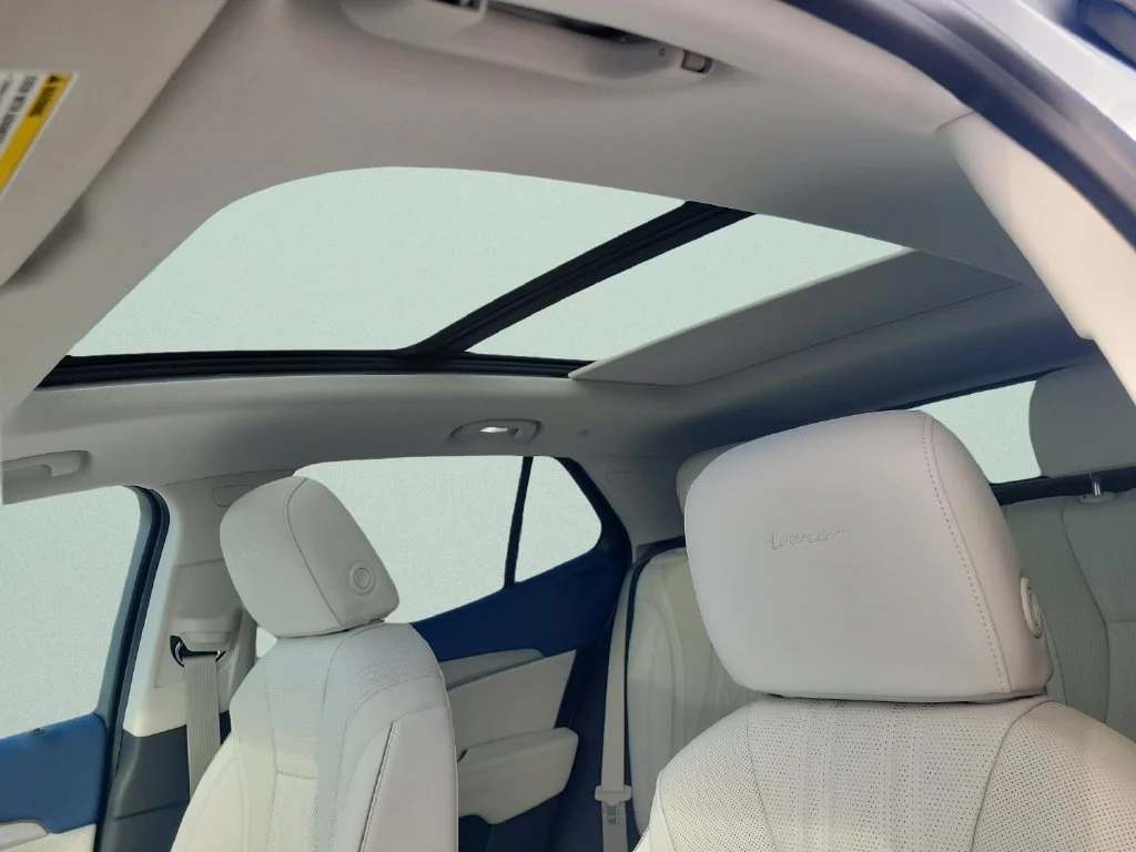New 2026 Iridescent White Tricoat Buick Avenir image 17