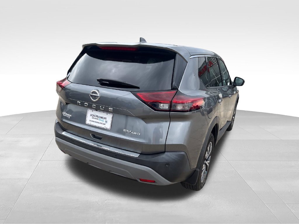 Used 2021 Gray Nissan SV image 5