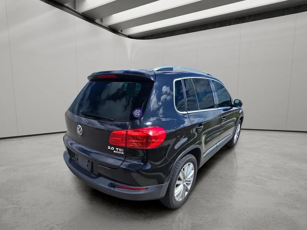 Used 2013 Deep Black Metallic Volkswagen SE image 5