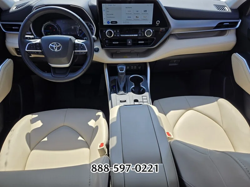 Used 2025 Cypress TOYOTA XLE image 15