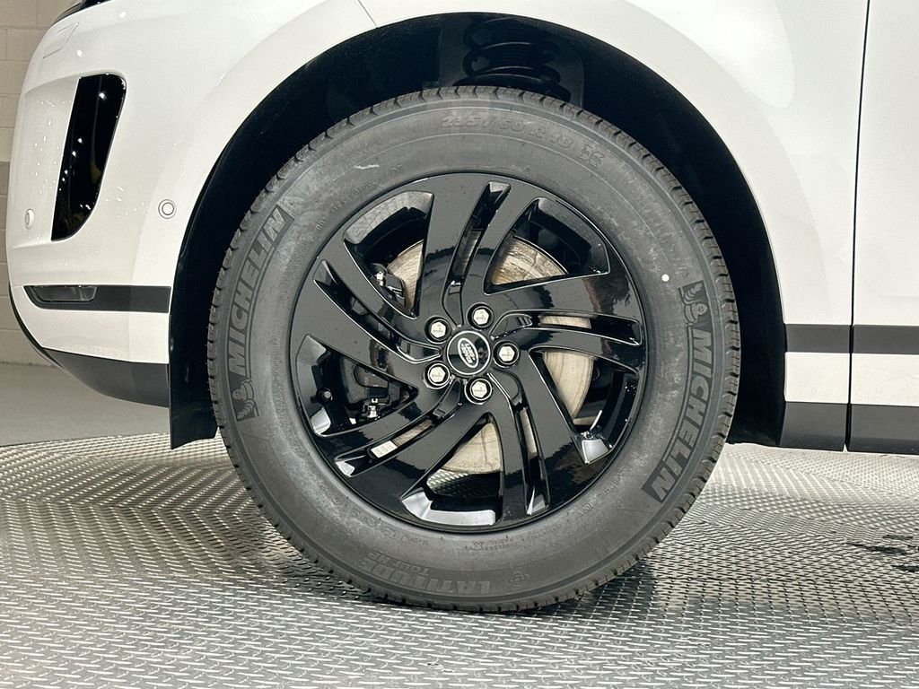 New 2026 Fuji White Land Rover S image 13