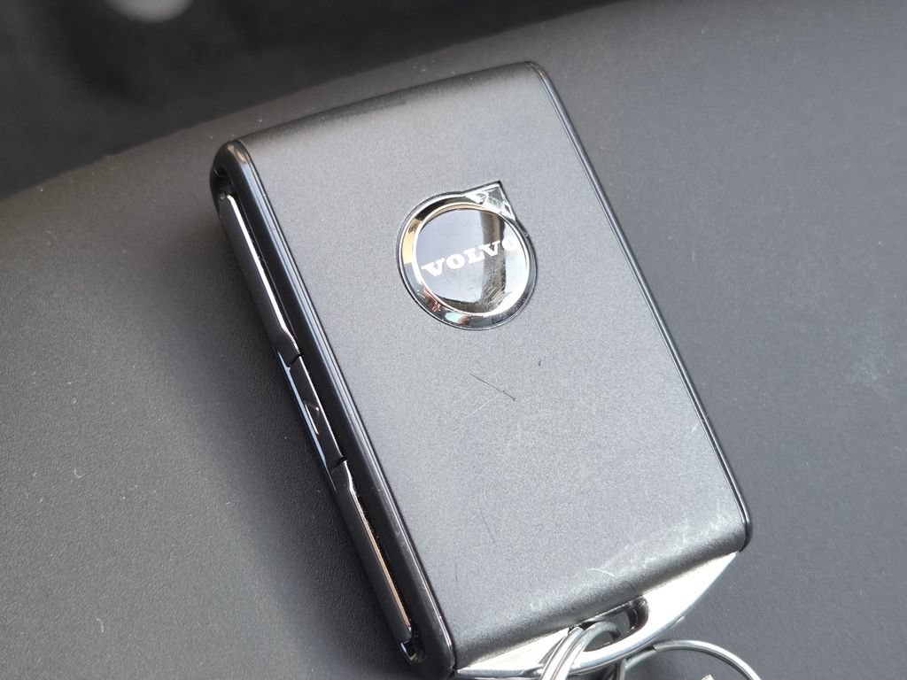 2026 Volvo XC60 Plus - Photo 38