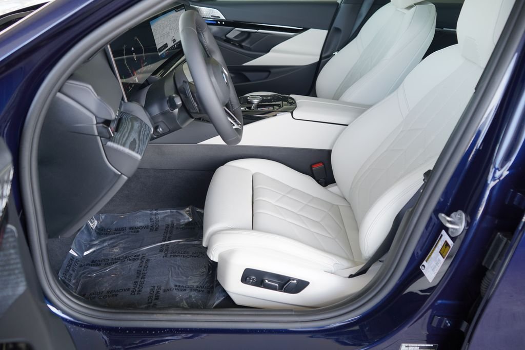 Used 2026 Tanzanite Blue II Met BMW 530i image 11
