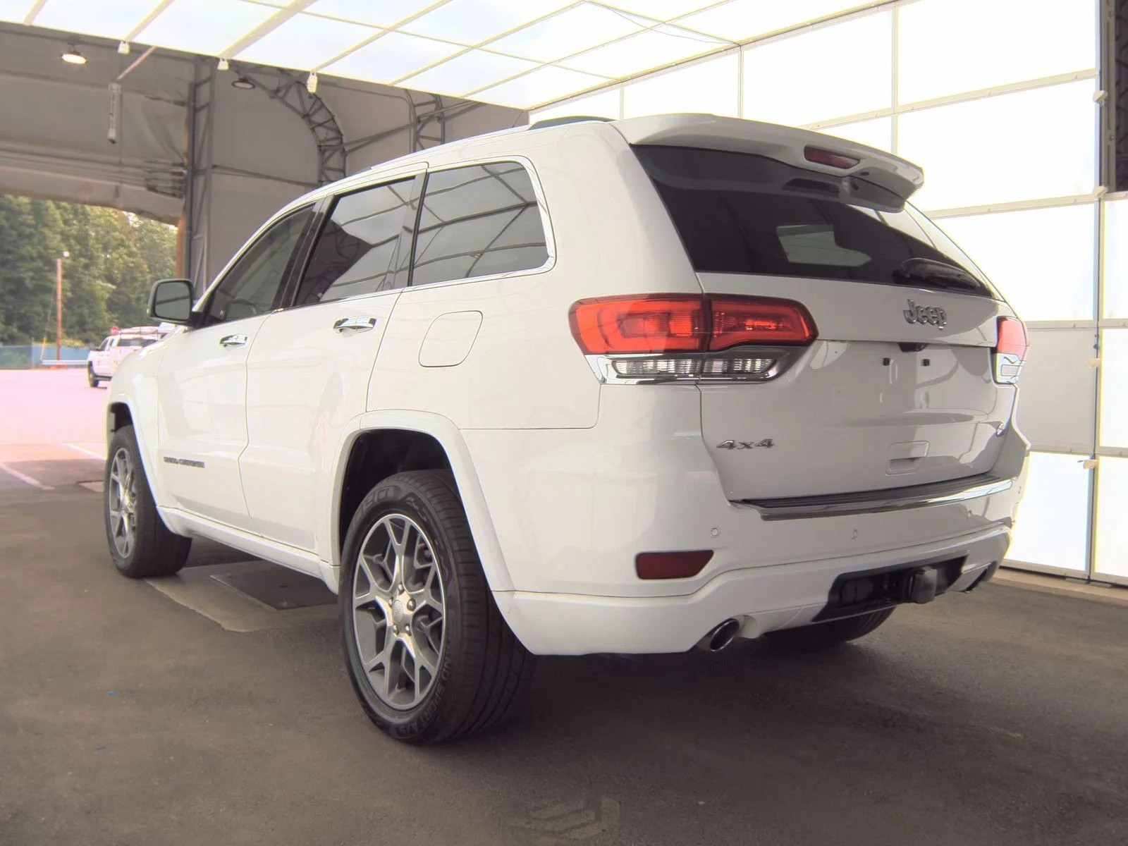 Used 2020 White Jeep Overland image 2