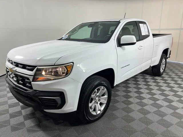 Used 2021 White Chevrolet LT image 3