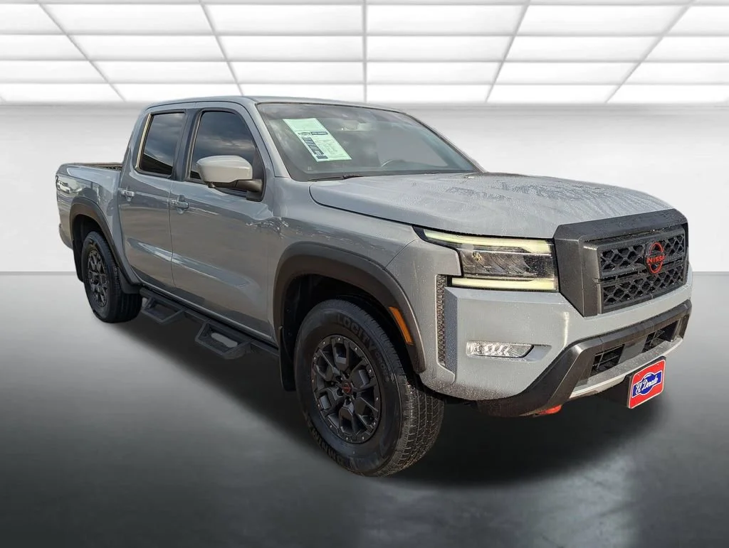 2023 Nissan Frontier PRO-4X Crew Cab 4X4's photo