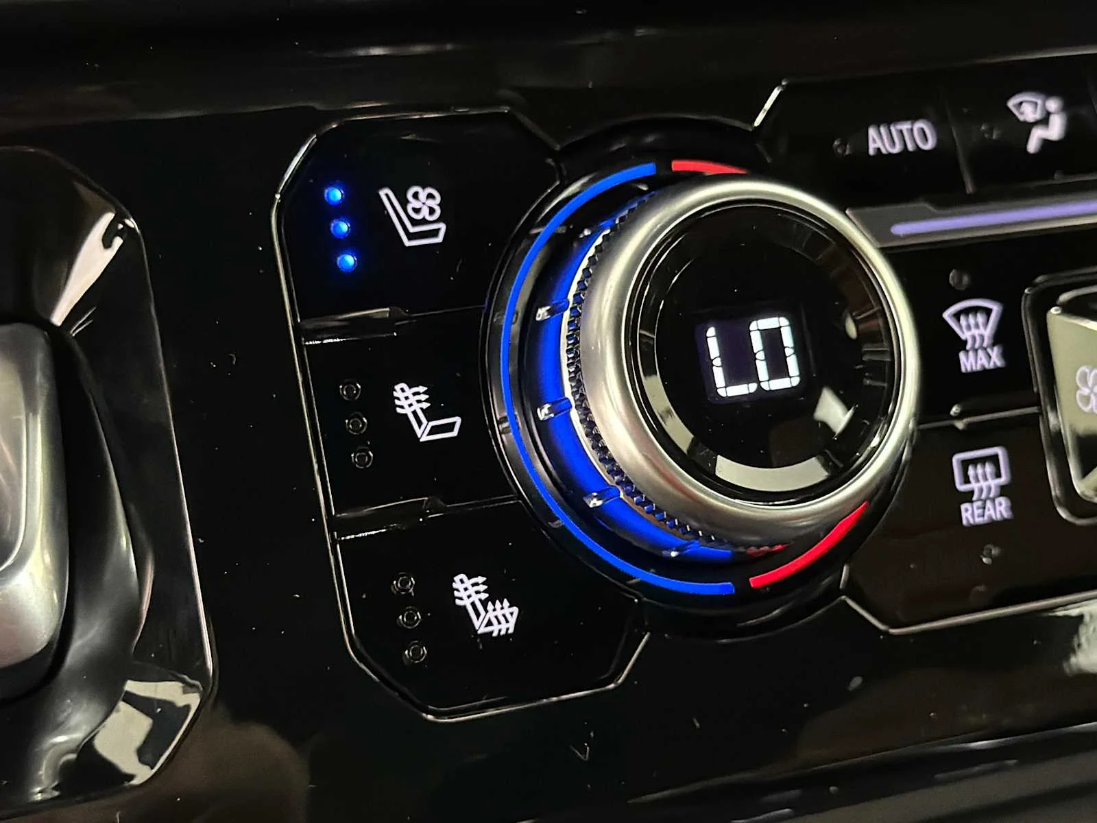 New 2026 Onyx Black GMC Denali Ultimate image 32