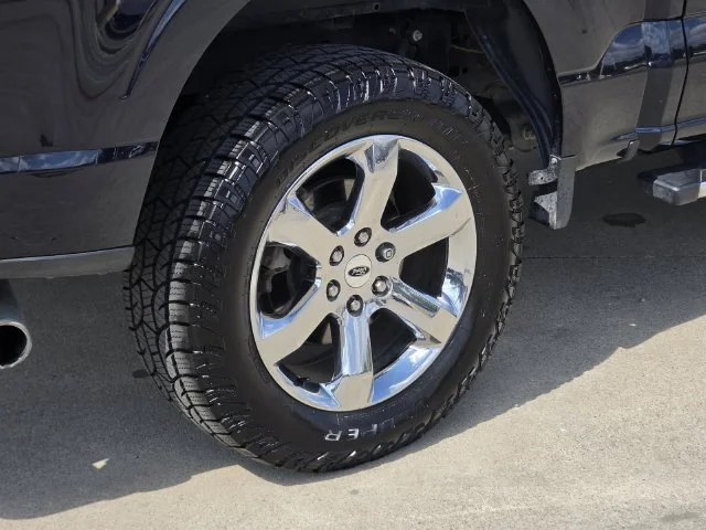 Used 2021 Blue Metallic Ford XLT image 13