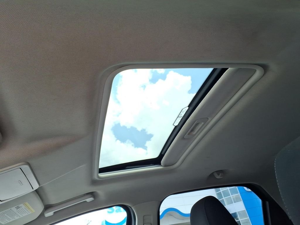 Used 2020 Shadow Black Ford SE image 11