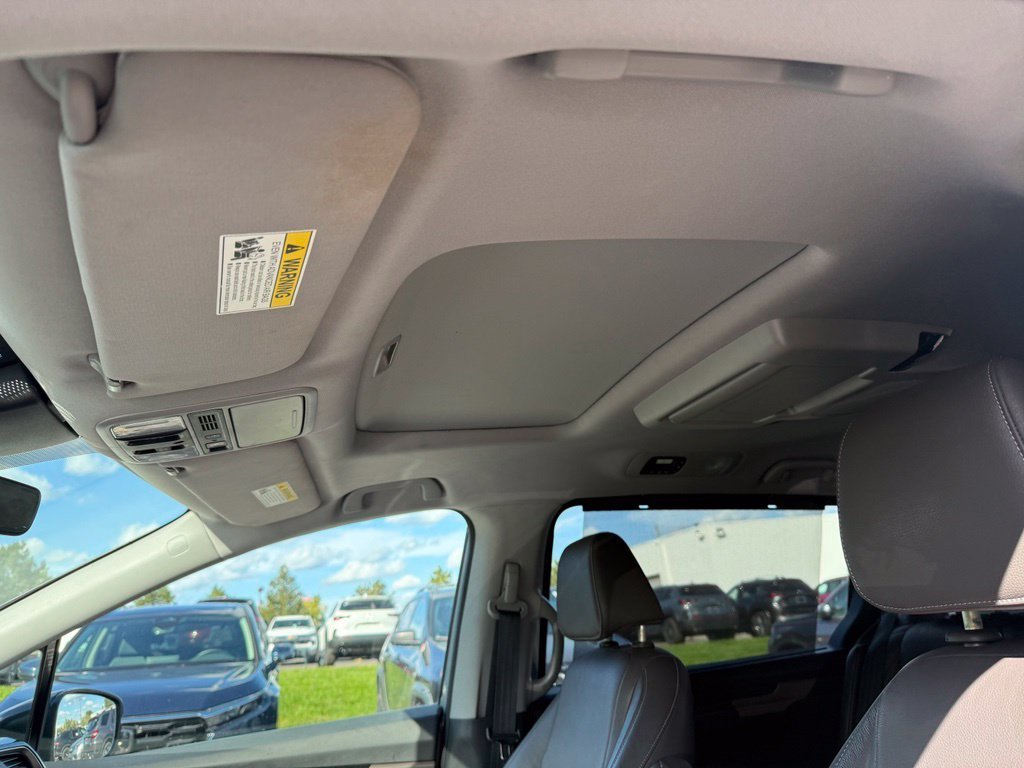 Certified Used 2023 Lunar Silver Metallic Honda Touring image 9