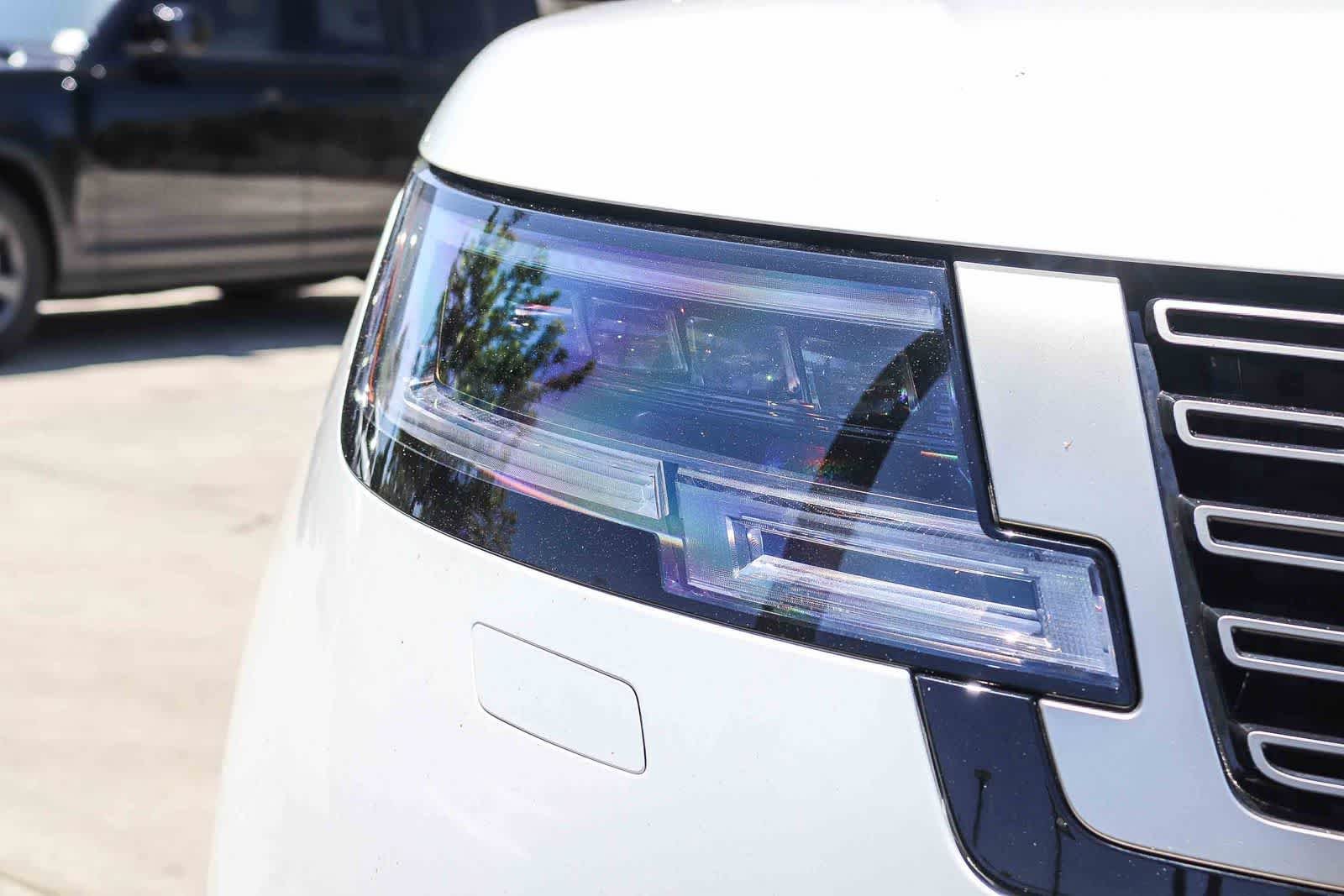 New 2026 Fuji White Land Rover SE image 10