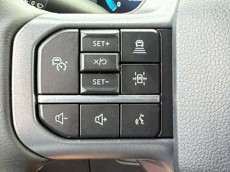 New 2026 Oxford White Ford XLT 4WD SuperCrew 5.5