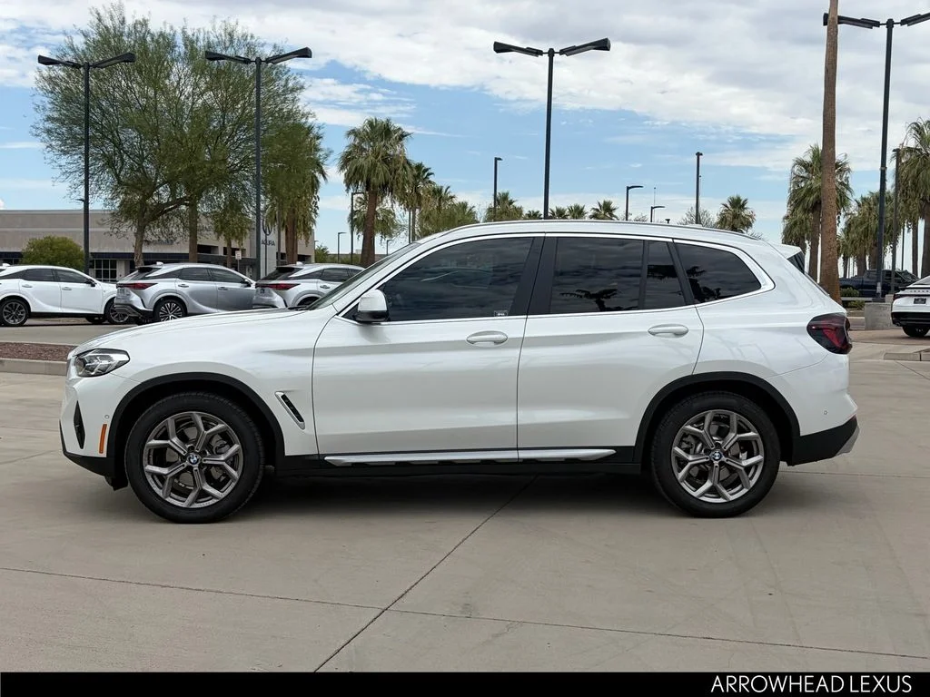 Used 2024 White BMW xDrive30i image 3
