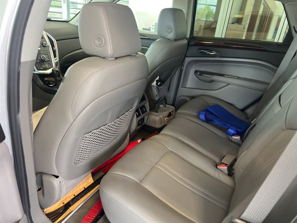 Used 2012 RADIANT SILVER METALLIC Cadillac Luxury Collection image 17