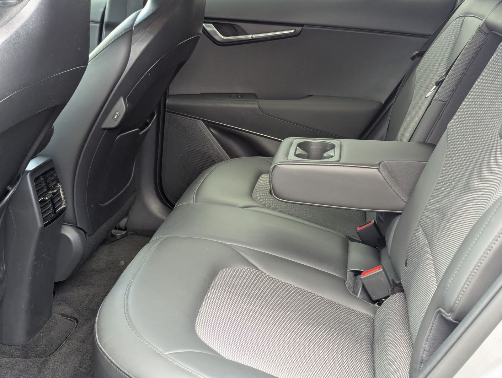 Used 2024 Gray Kia Wind image 20