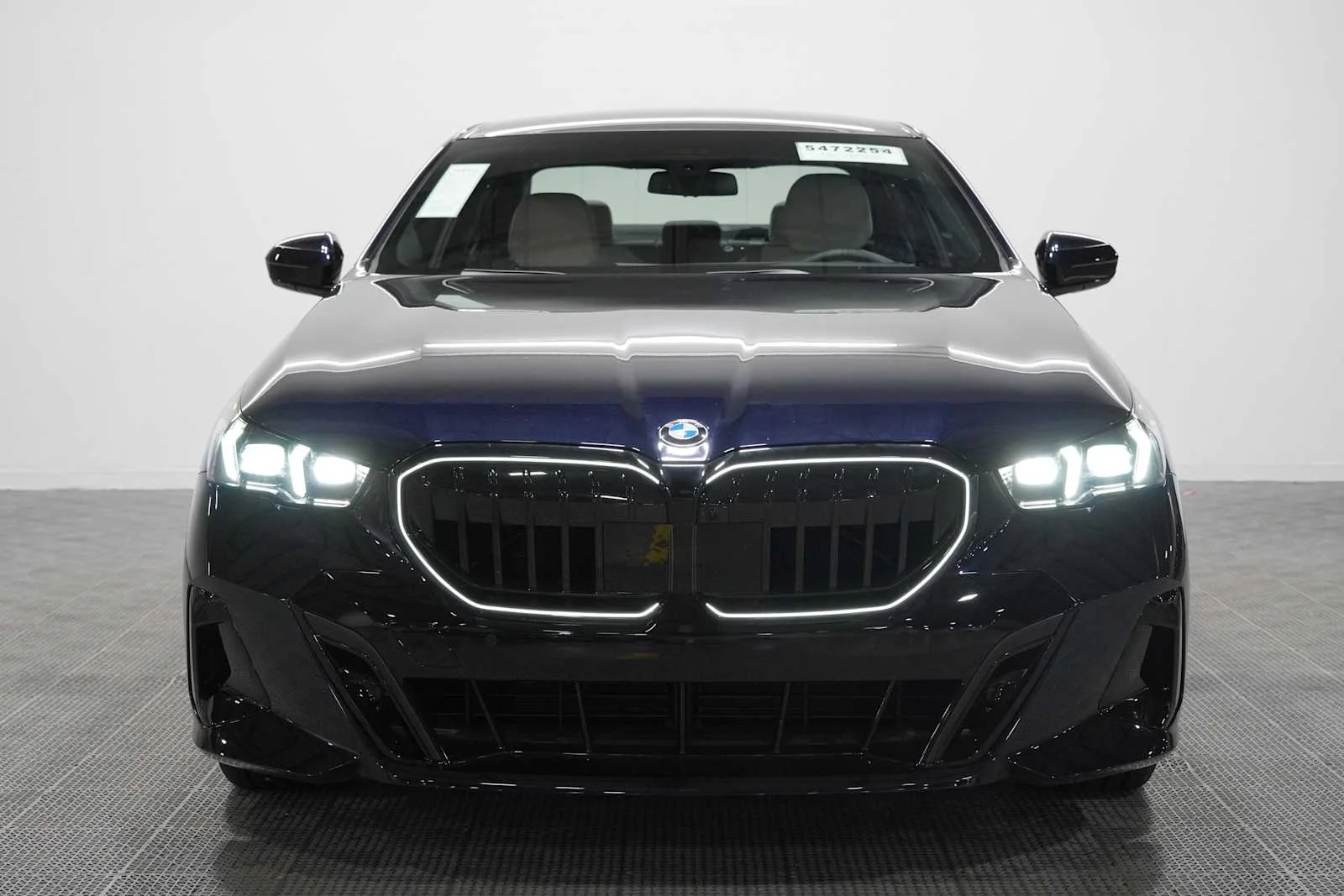New 2027 Carbon Black Metallic BMW 530i xDrive image 3