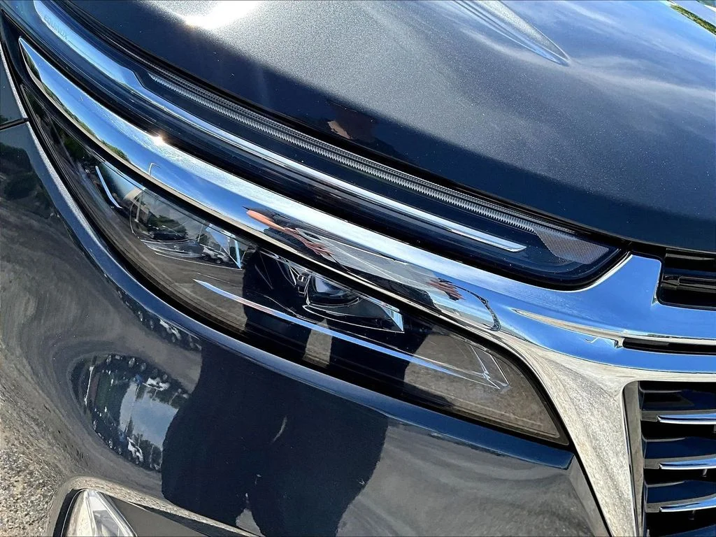 Used 2022 Gray Chevrolet Premier image 34