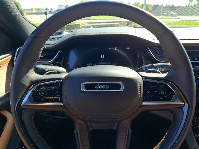 Used 2024 Black Jeep Summit image 21
