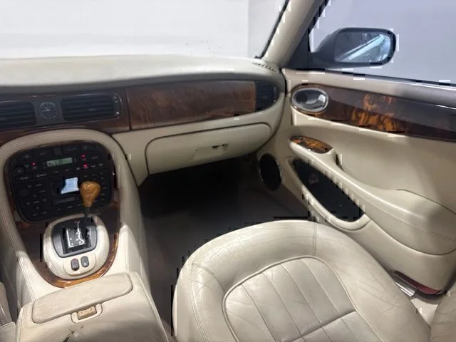 Used 2000 Gold Jaguar Base image 20
