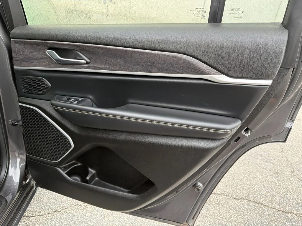 Used 2022 Gray Jeep Limited image 16
