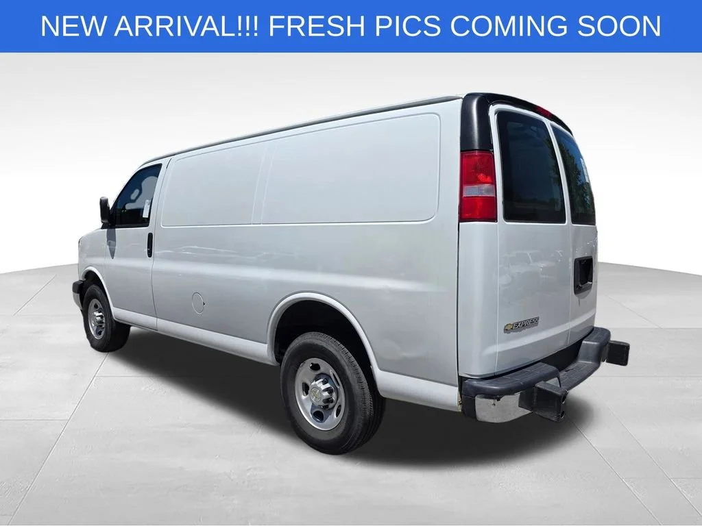 Used 2024 Summit White Chevrolet WT image 5