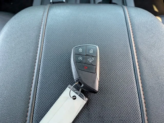 Used 2023 White GMC AT4 image 40