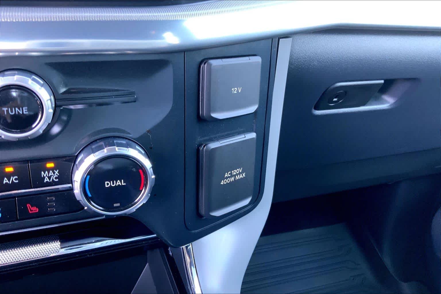 Used 2024 Carbonized Gray Metallic Ford LARIAT image 32