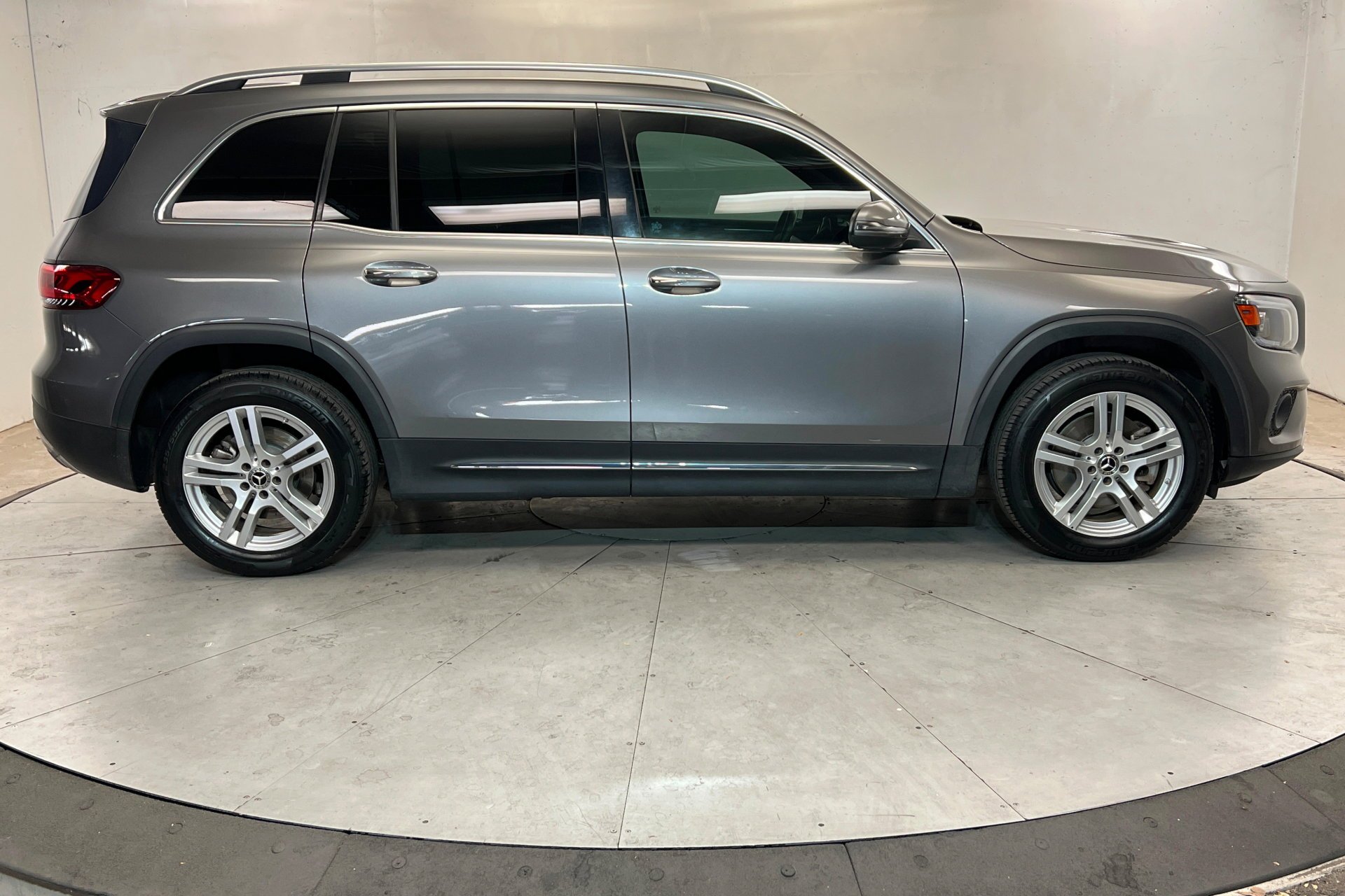 Used 2022 Gray Mercedes-Benz GLB 250 image 7