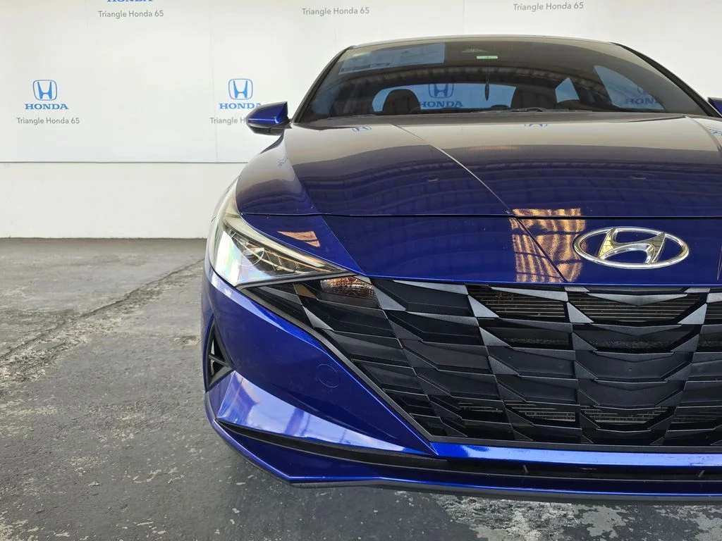 Used 2021 Blue Hyundai SE image 30