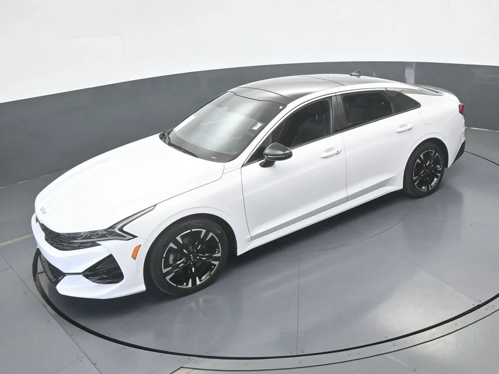 Used 2023 Glacial White Pearl Kia GT-Line image 45