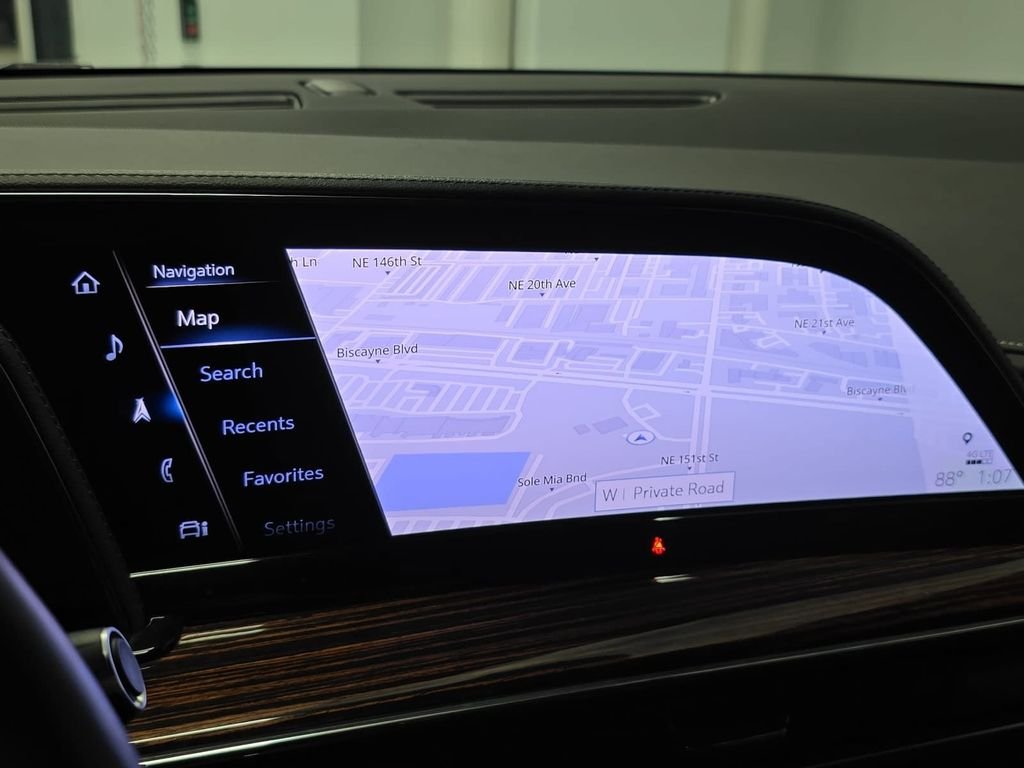 Used 2023 Crystal White Tricoat Cadillac Luxury image 17