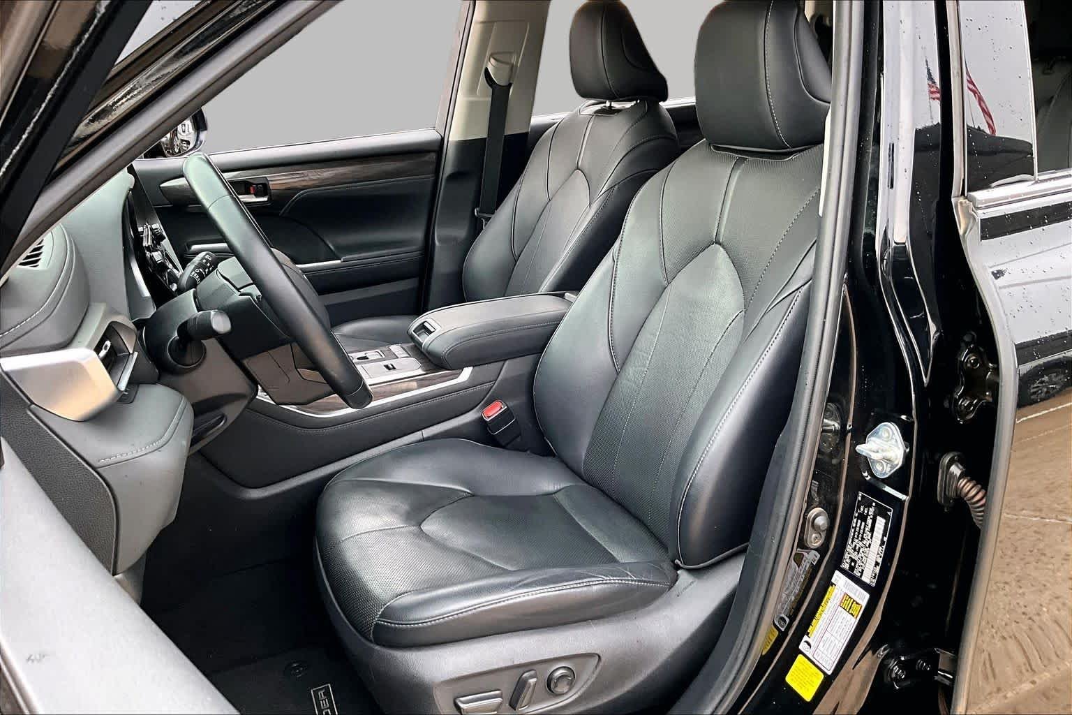 Used 2020 Midnight Black Metallic Toyota Limited image 8