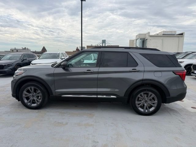 Used 2025 Gray Ford Active image 4