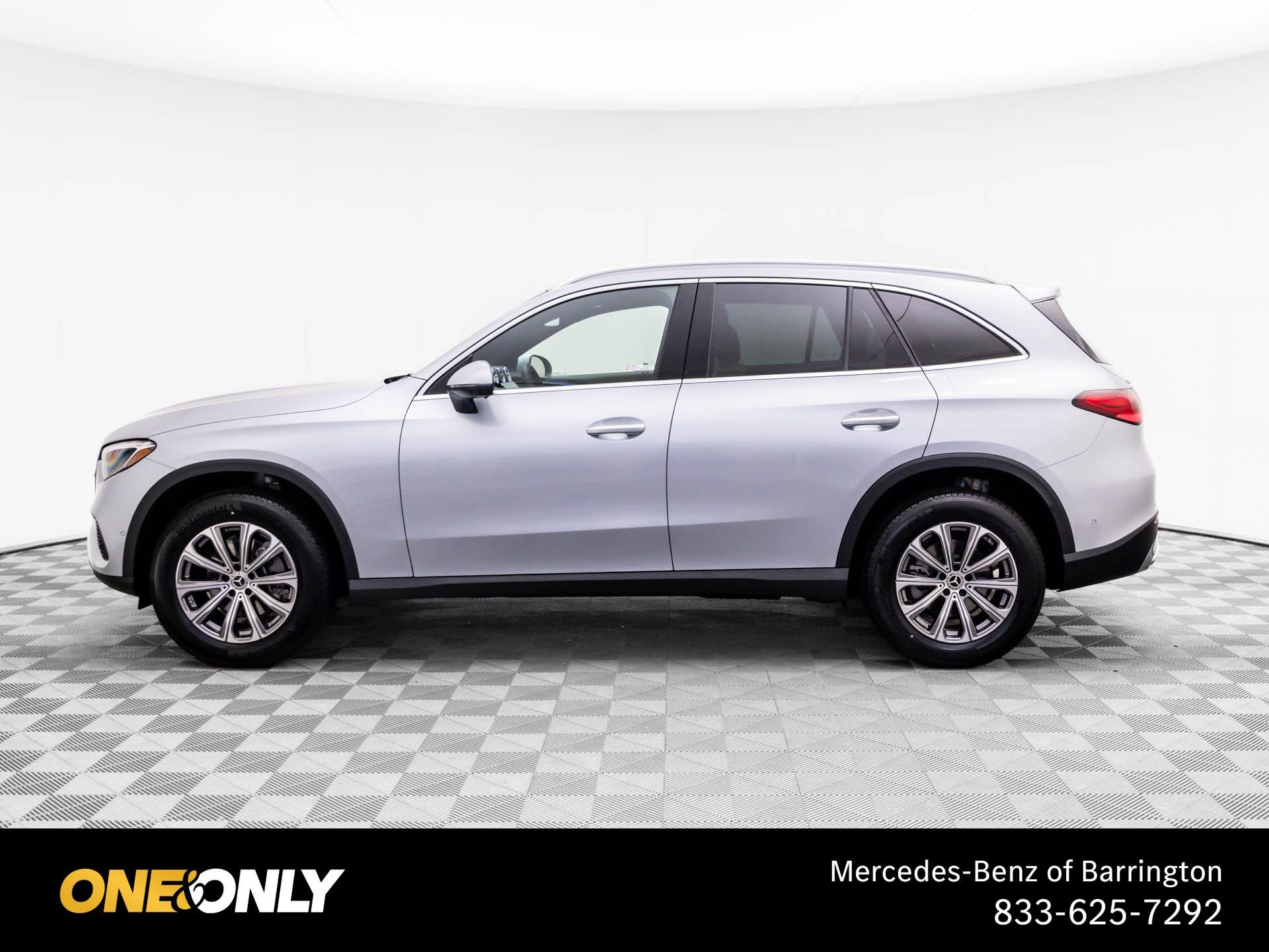 New 2026 Silver Mercedes-Benz GLC 300 image 2