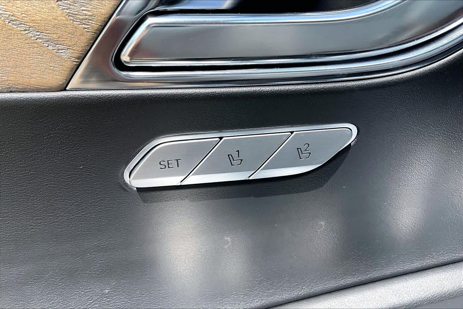 Used 2022 Himalayan Gray Genesis  image 32
