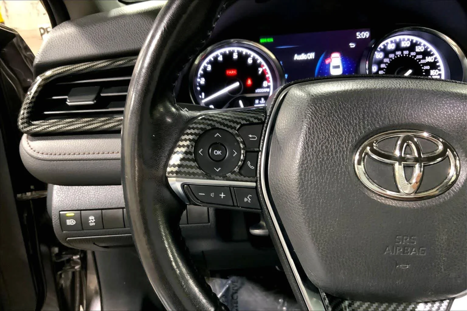 Certified Used 2019 Predawn Gray Mica Toyota XLE image 24