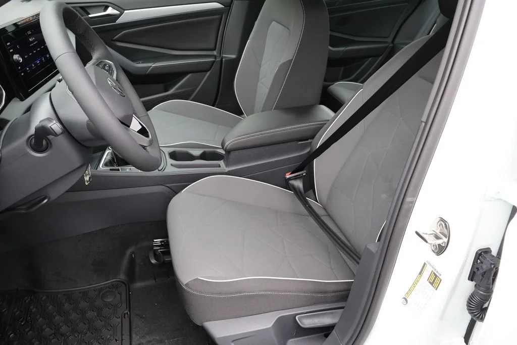 2026 Volkswagen Jetta Sport - Photo 40