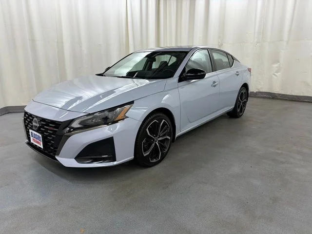 Used 2023 Gray Nissan 2.5 SR image 2