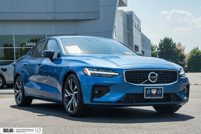 2020 Volvo S60 T6 R-Design AWD's photo