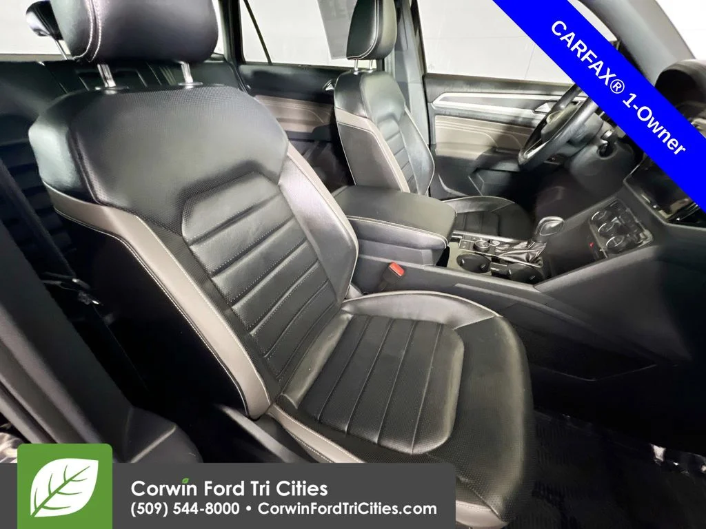 Used 2021 Deep Black Pearl Effect Volkswagen 3.6L V6 SEL Premium R-Line image 18