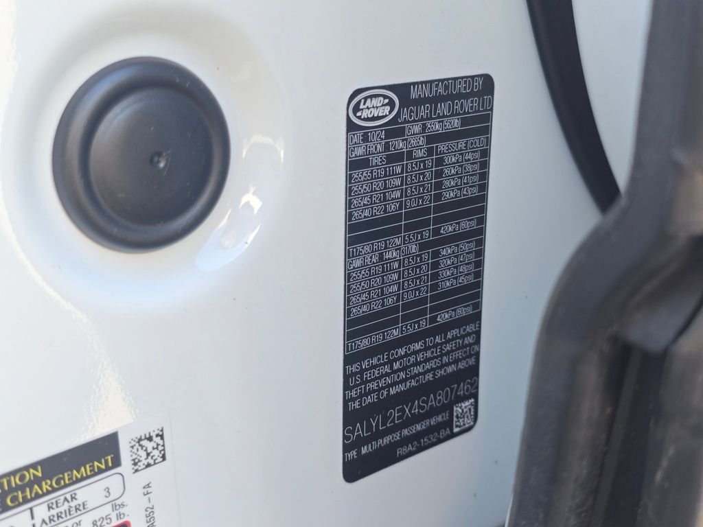 Certified Used 2025 White Land Rover Dynamic SE image 40
