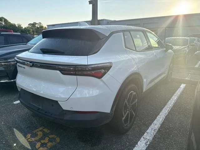 2025 Chevrolet Equinox EV 1LT - Photo 2