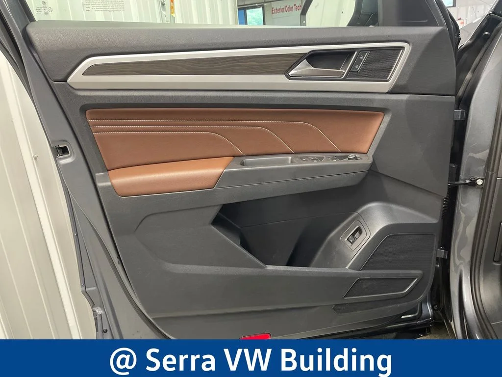 Used 2023 Gray Volkswagen 3.6L V6 SE w/Technology image 17