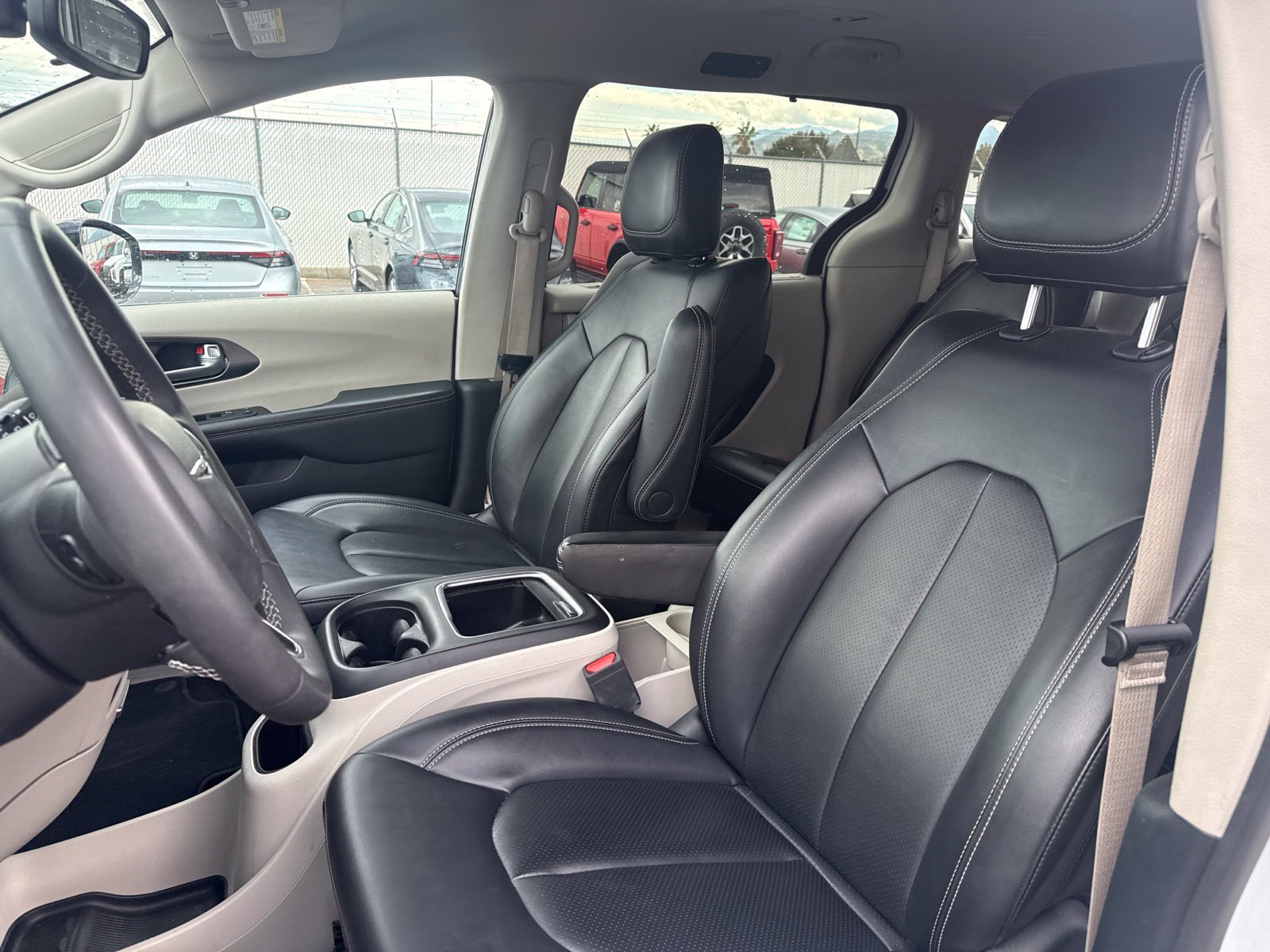 Used 2024 Bright White Clearcoat Chrysler Touring L image 13