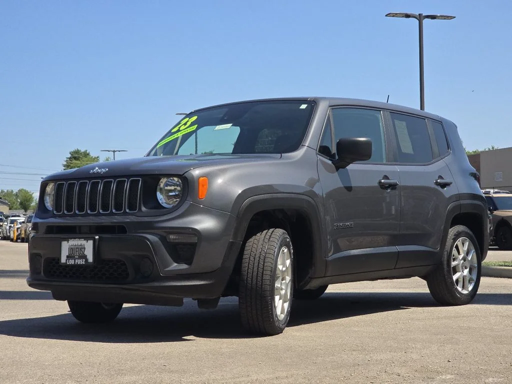 Used 2023 Gray Jeep Latitude image 11